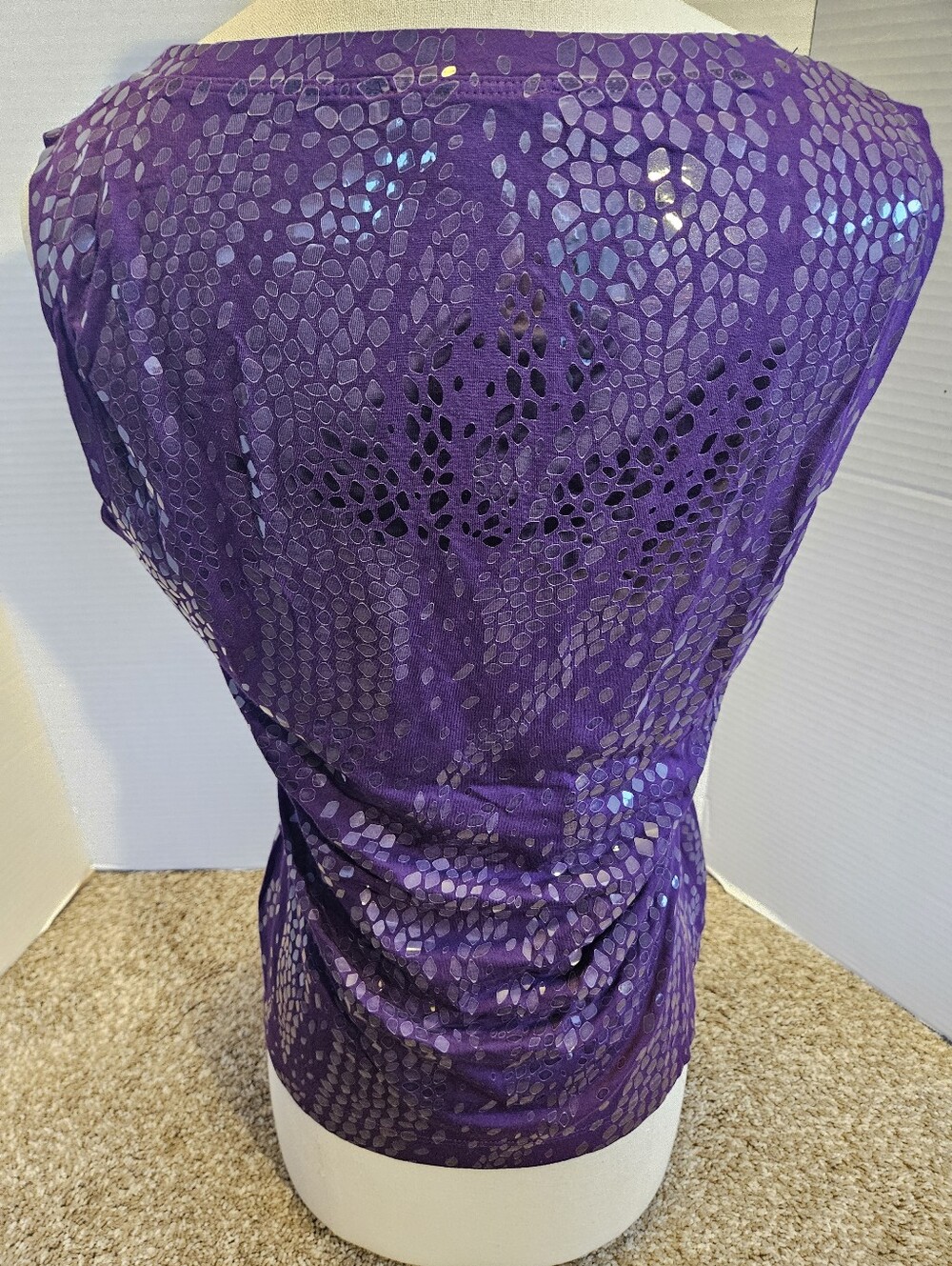 St. John Purple Snakeskin Foil Sparkle Knit Tank Top Scoop Neck Luxury - Picture 3 of 5
